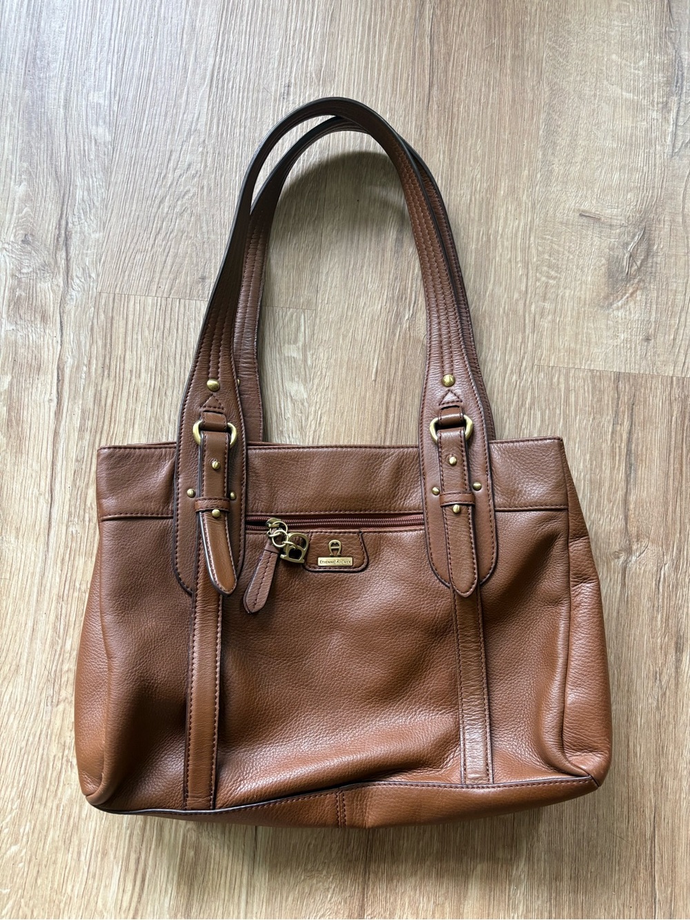Etienne Aigner TBrown Leather Purse